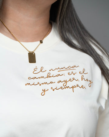 PRE-ORDEN: Él nunca cambia | Camisa bordada (17)