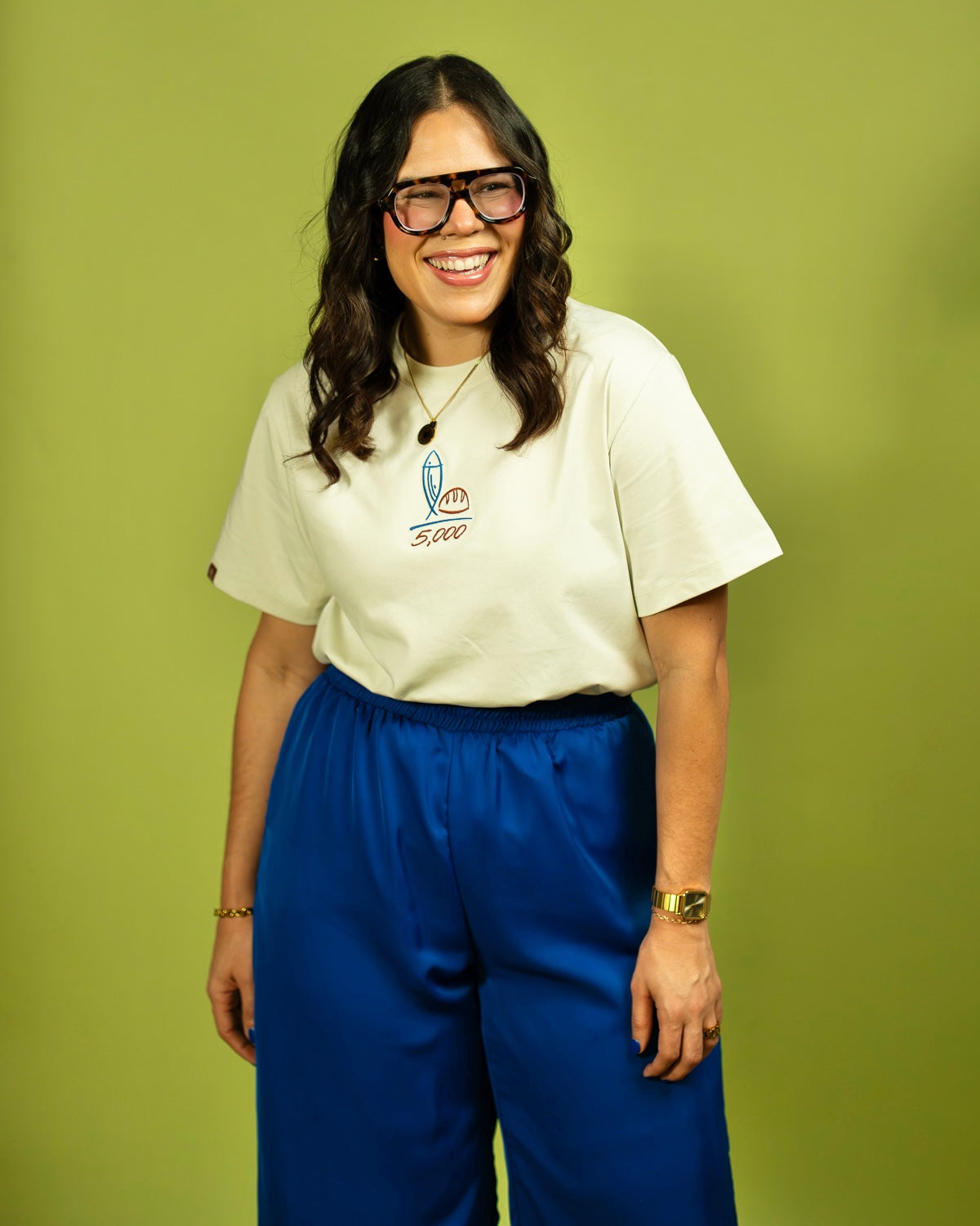PRE-ORDEN Milagro: 5 panes + 2 peces | Bordada | Camisa + Sticker