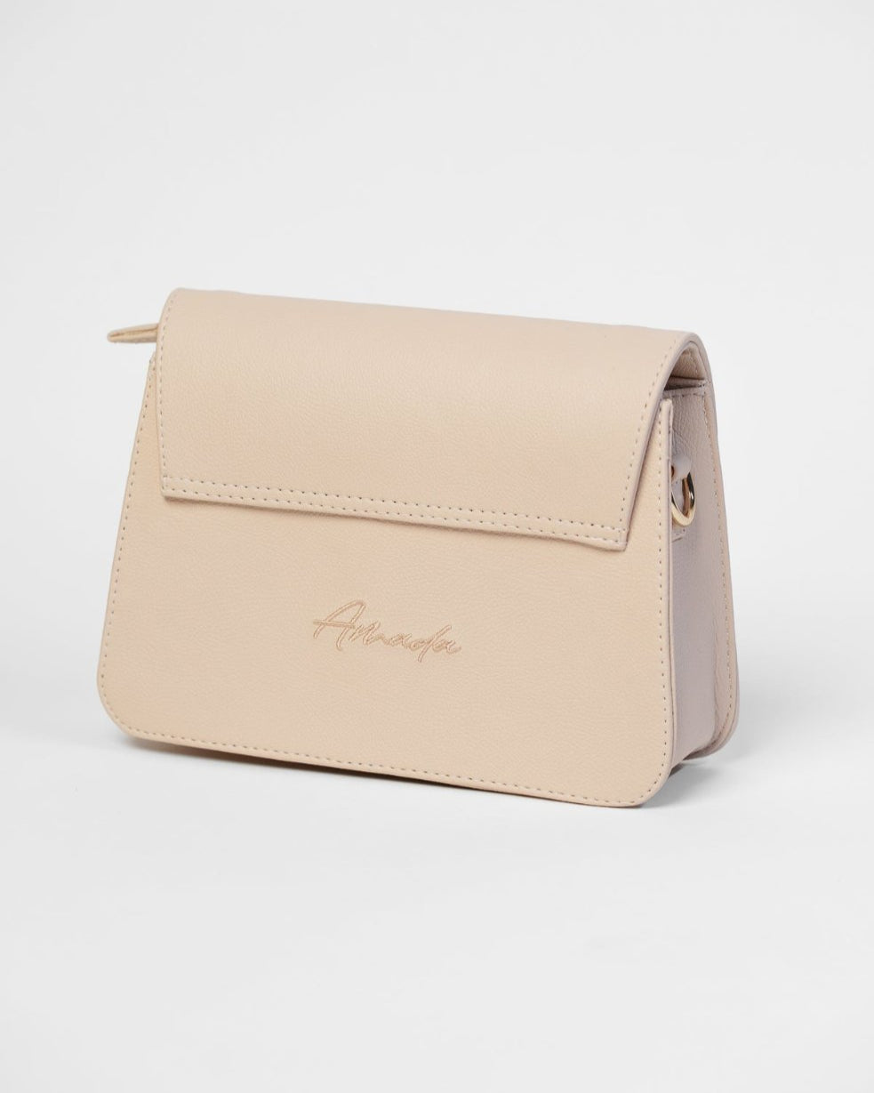 Cartera Amada: Crema