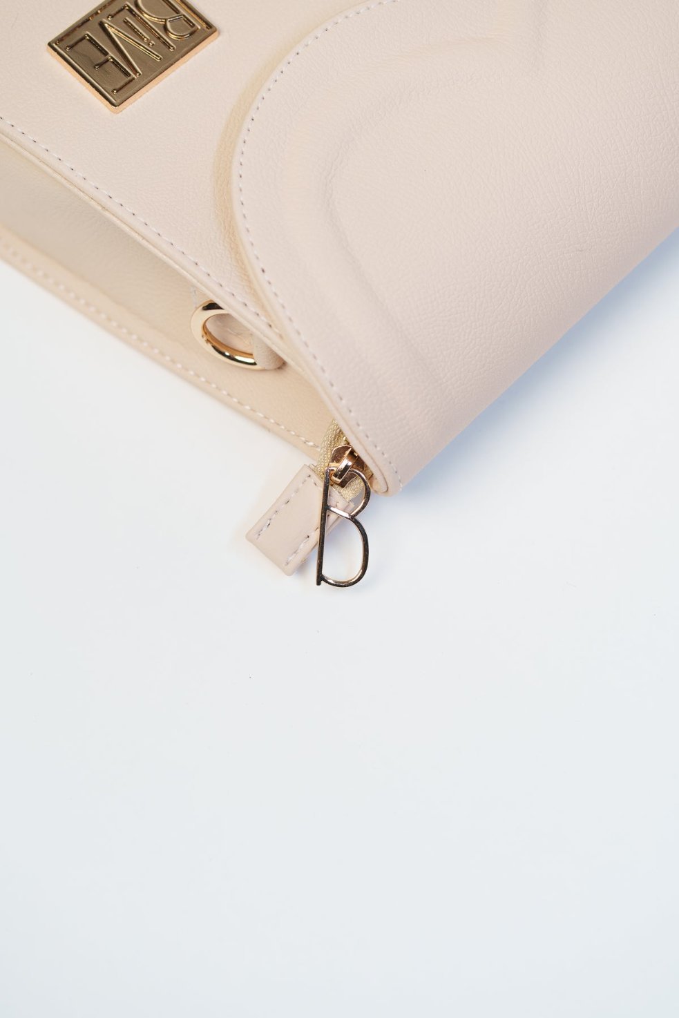 Cartera Amada: Crema