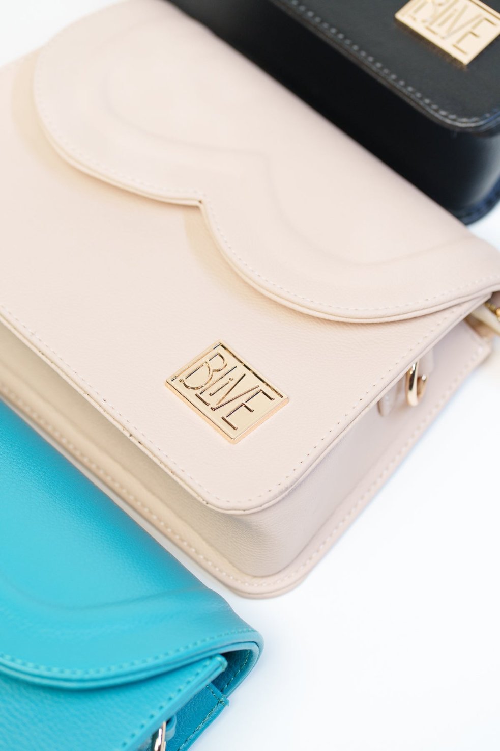 Cartera Amada: Crema