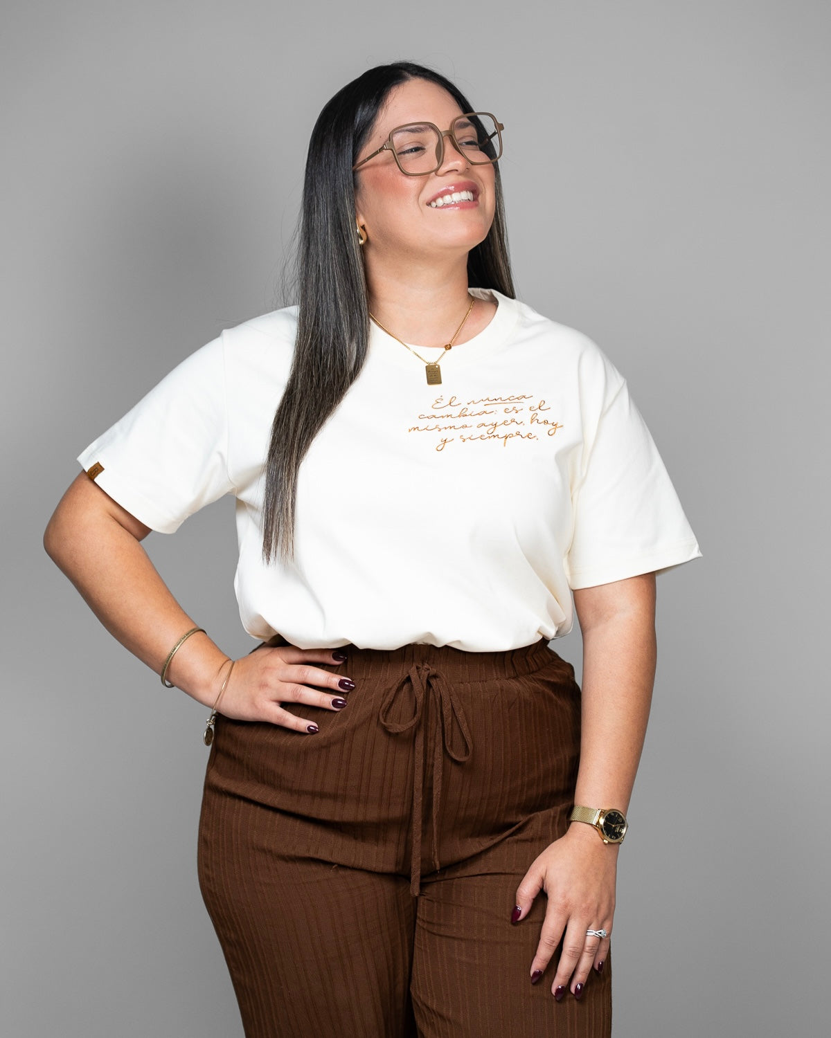 Él nunca cambia | Camisa bordada (17)