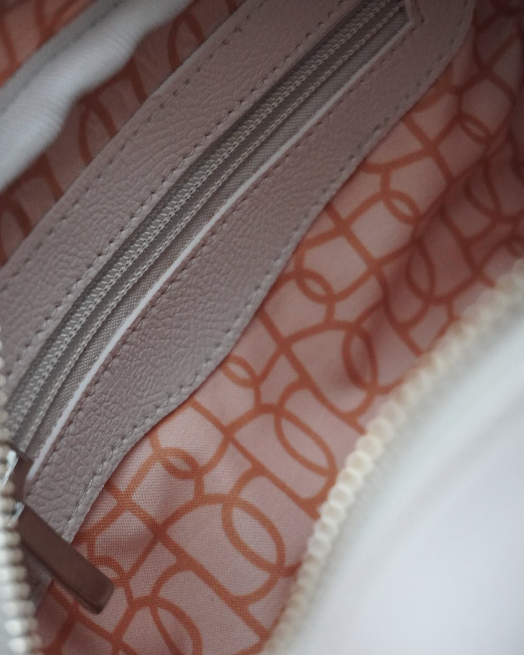 Cartera Valiosa: Gris