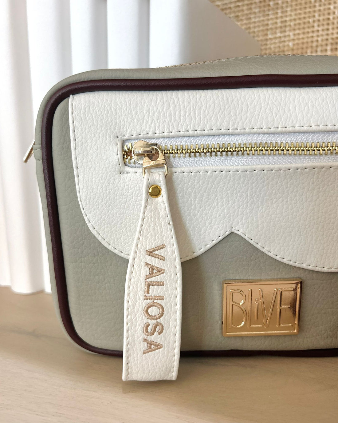 Cartera Valiosa: Gris